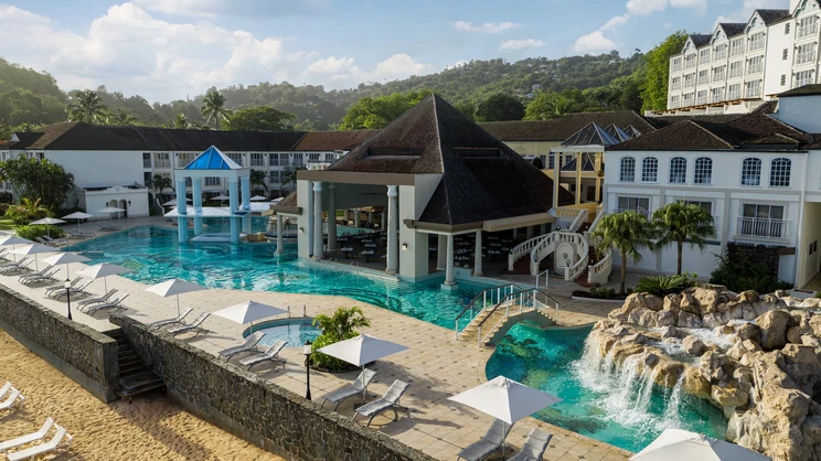 Sandals Regency La Toc